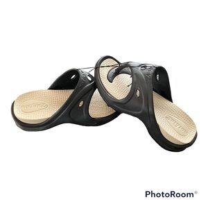 Nothinz new sandals black flip flops size Jr 3/4 or ladies 5/6